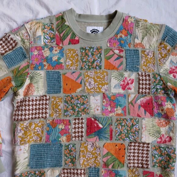 Round Two Quilted Patchwork Crewneck Sweatshirt Retro Mens Size Small - Picture 6 of 15